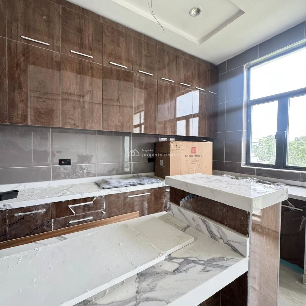 Spacious 2 Bedroom Apartments, Lekki Phase 1, Lekki, Lagos, Block of Flats for Sale