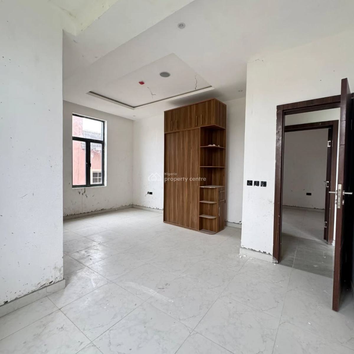 Spacious 2 Bedroom Apartments, Lekki Phase 1, Lekki, Lagos, Block of Flats for Sale