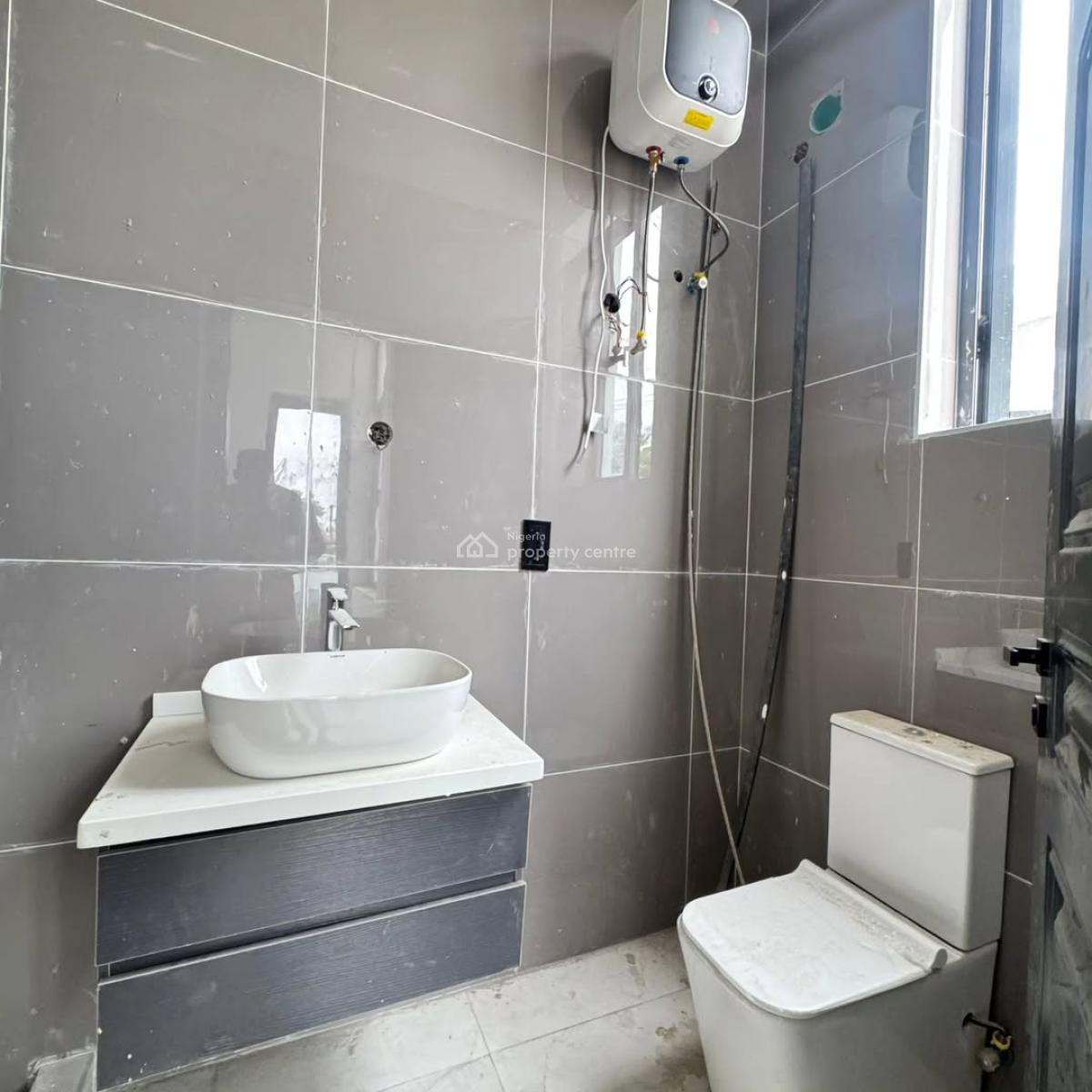 Spacious 2 Bedroom Apartments, Lekki Phase 1, Lekki, Lagos, Block of Flats for Sale