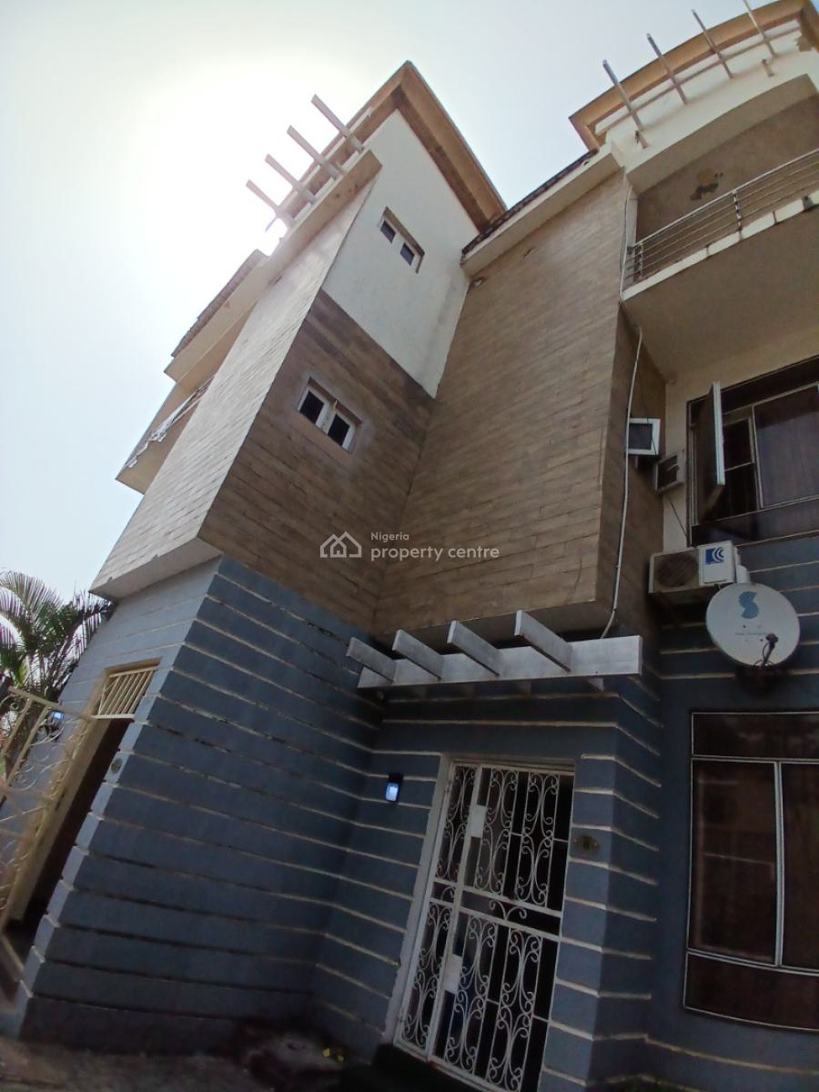 Well Renovated 4 Bedroom Terrace Duplex with 1 Room Bq, Diplomatic Zone, Guzape District, Abuja, Terraced Duplex for Rent