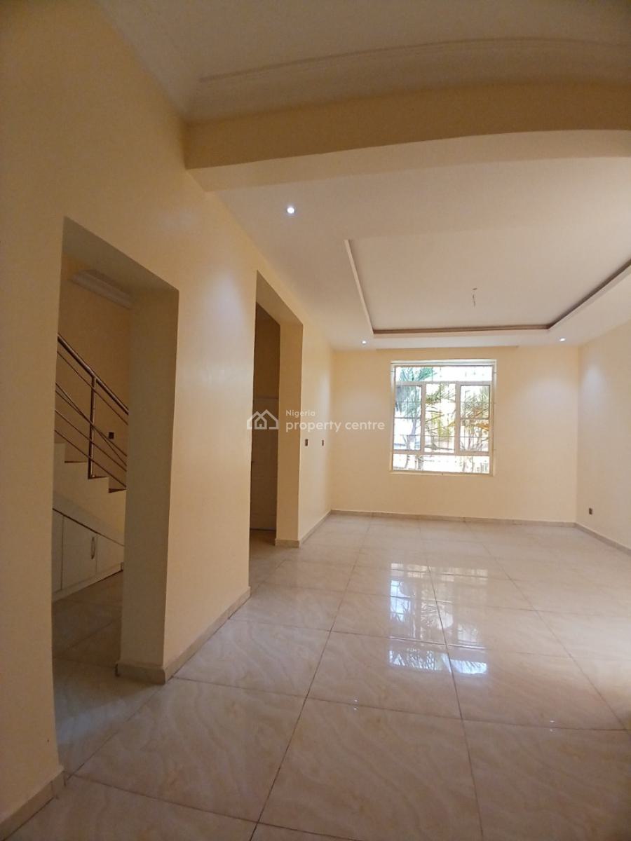 Well Renovated 4 Bedroom Terrace Duplex with 1 Room Bq, Diplomatic Zone, Guzape District, Abuja, Terraced Duplex for Rent