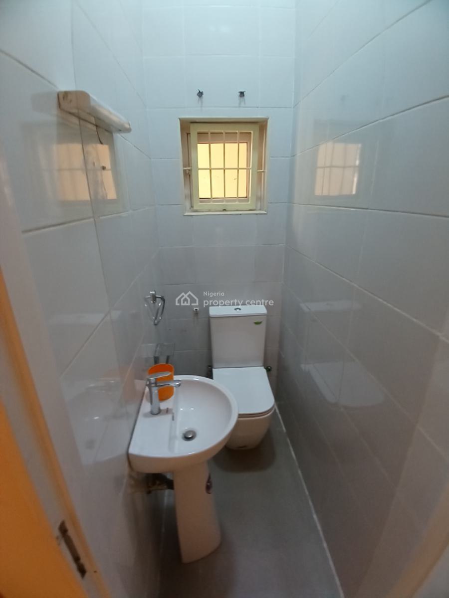 Well Renovated 4 Bedroom Terrace Duplex with 1 Room Bq, Diplomatic Zone, Guzape District, Abuja, Terraced Duplex for Rent