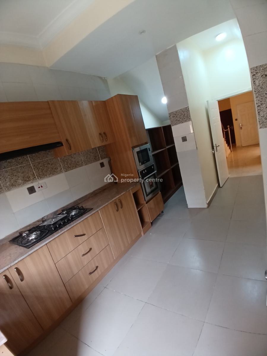 Well Renovated 4 Bedroom Terrace Duplex with 1 Room Bq, Diplomatic Zone, Guzape District, Abuja, Terraced Duplex for Rent