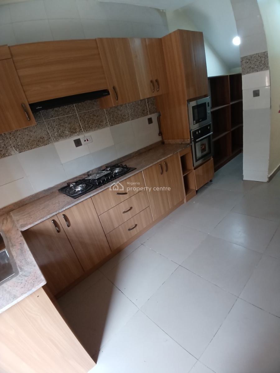 Well Renovated 4 Bedroom Terrace Duplex with 1 Room Bq, Diplomatic Zone, Guzape District, Abuja, Terraced Duplex for Rent