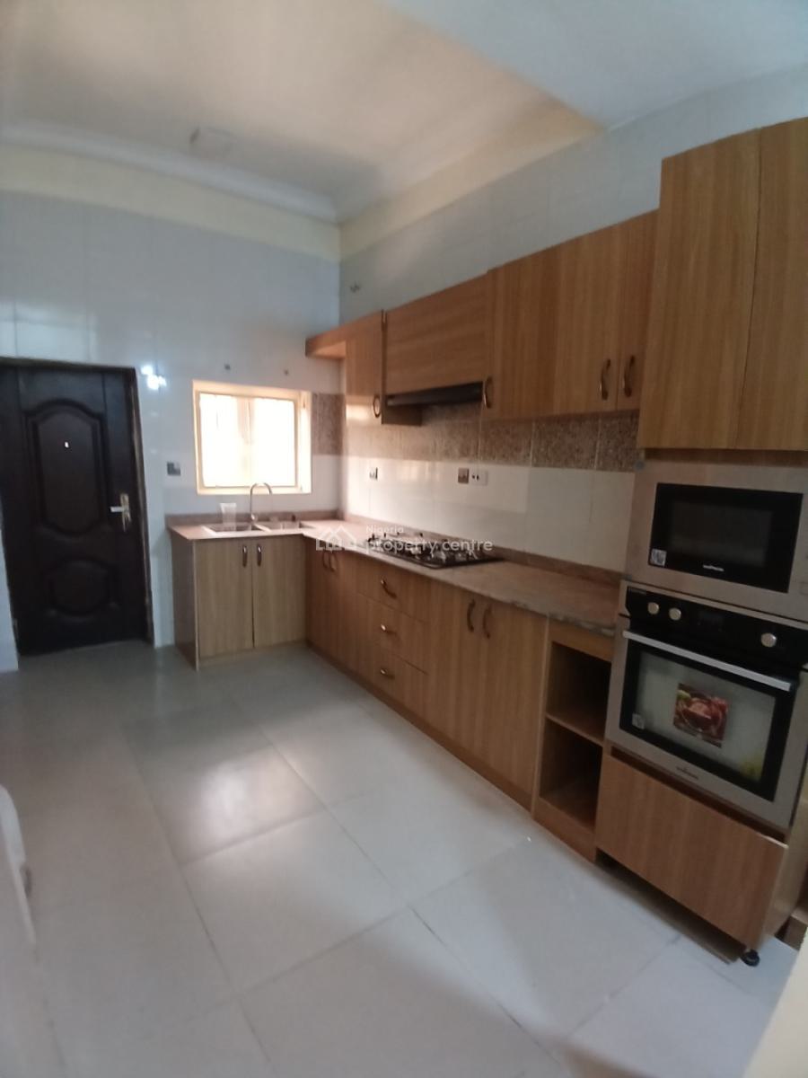 Well Renovated 4 Bedroom Terrace Duplex with 1 Room Bq, Diplomatic Zone, Guzape District, Abuja, Terraced Duplex for Rent