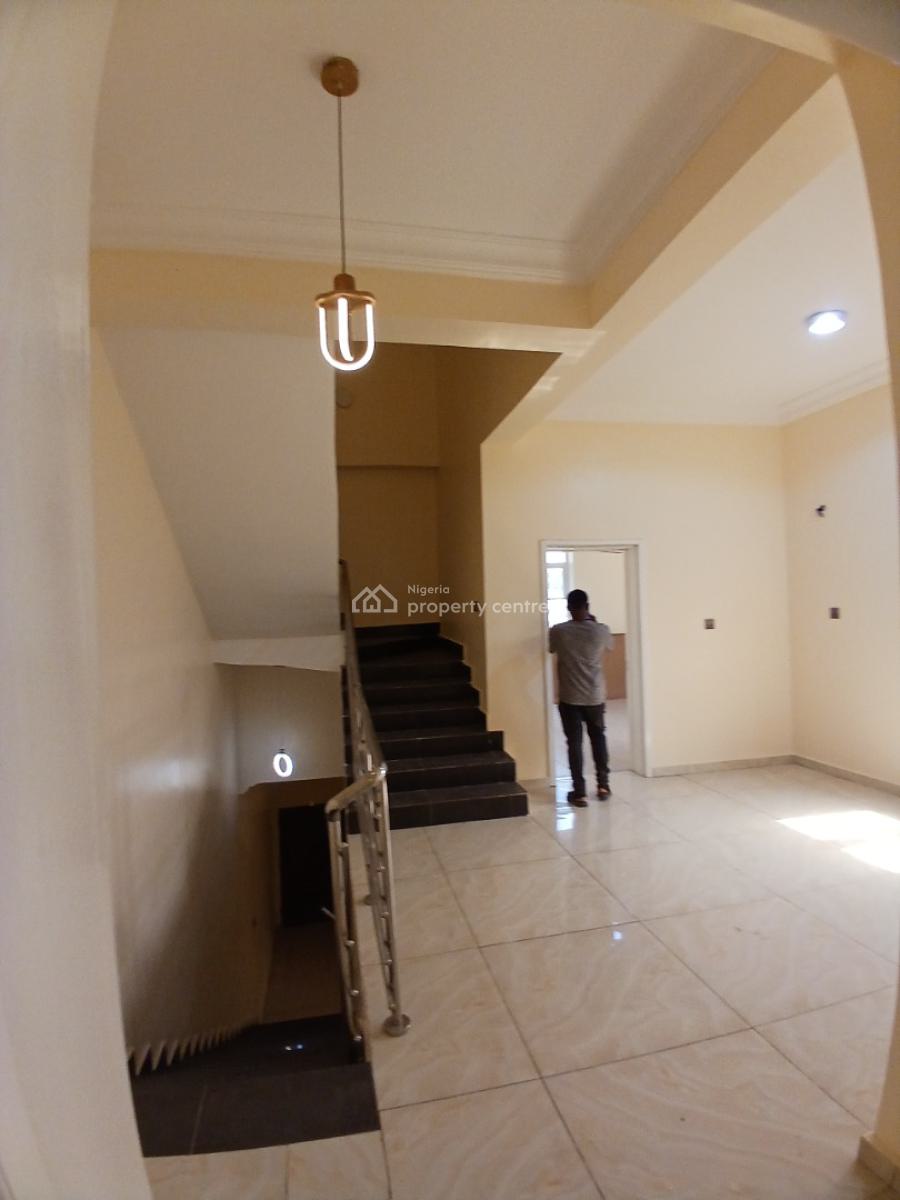 Well Renovated 4 Bedroom Terrace Duplex with 1 Room Bq, Diplomatic Zone, Guzape District, Abuja, Terraced Duplex for Rent