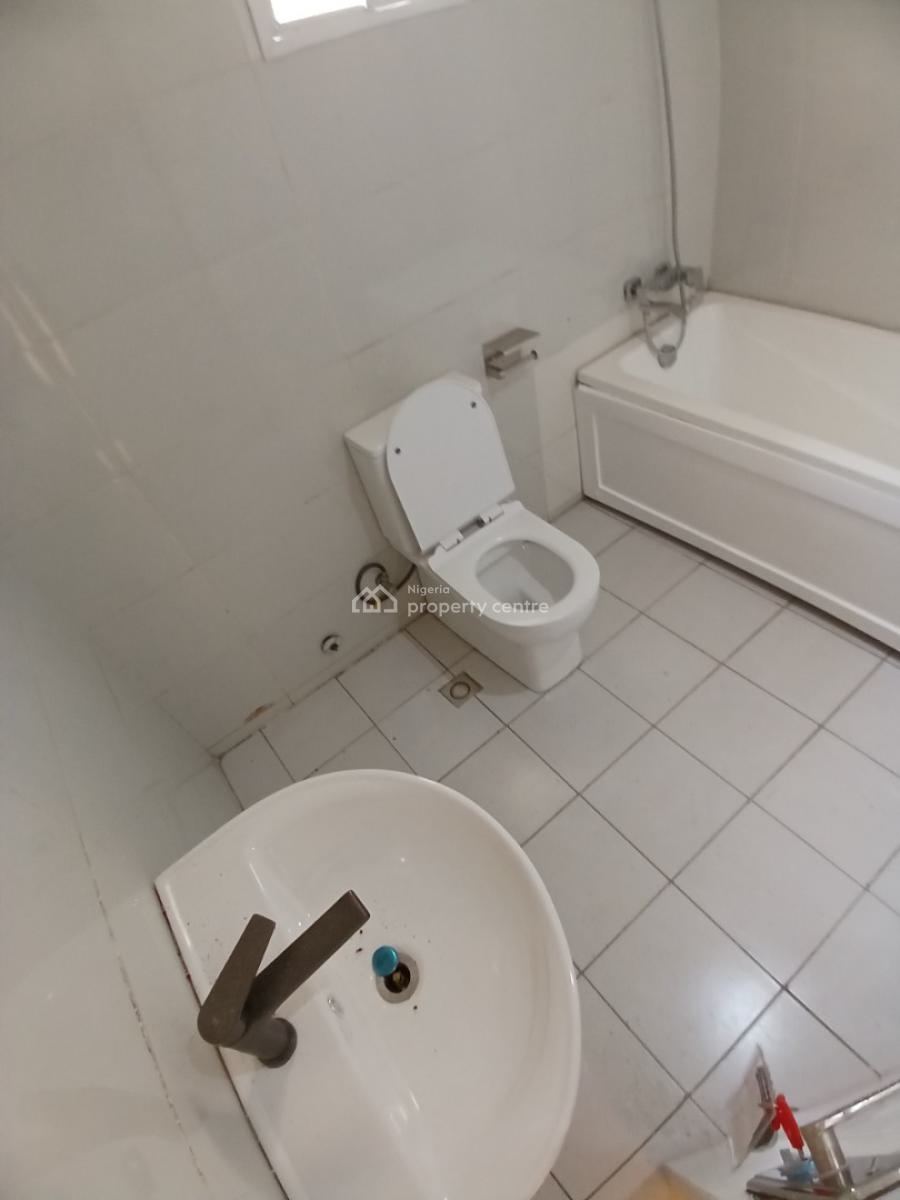 Well Renovated 4 Bedroom Terrace Duplex with 1 Room Bq, Diplomatic Zone, Guzape District, Abuja, Terraced Duplex for Rent