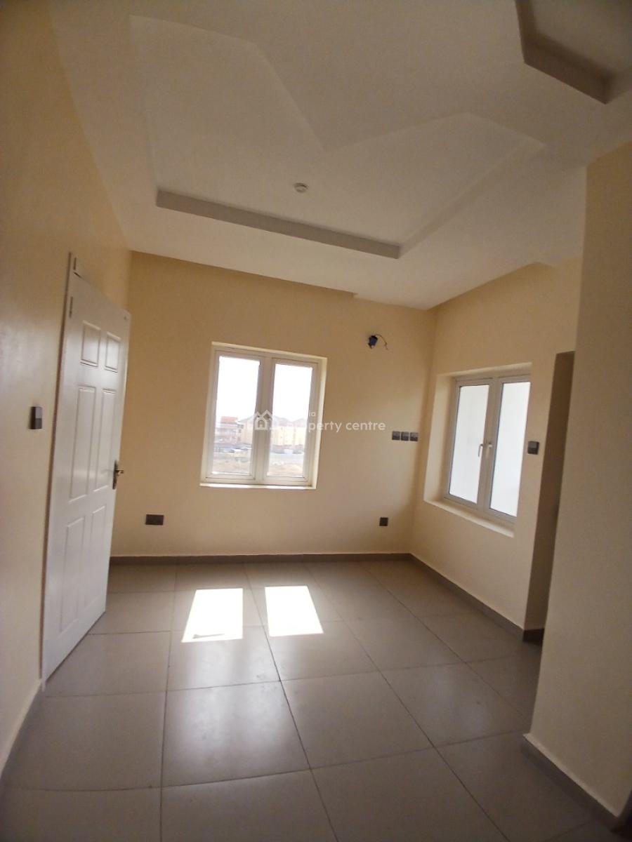 Well Renovated 4 Bedroom Terrace Duplex with 1 Room Bq, Diplomatic Zone, Guzape District, Abuja, Terraced Duplex for Rent