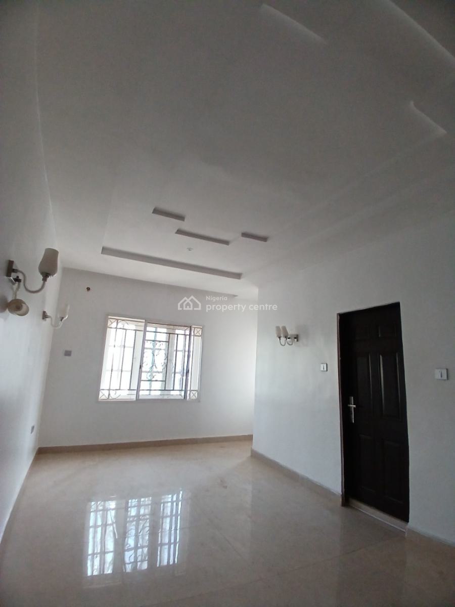 Well Renovated 5 Bedroom Detached Duplex with 1room Bq, Diplomatic Zone, Guzape District, Abuja, Detached Duplex for Rent