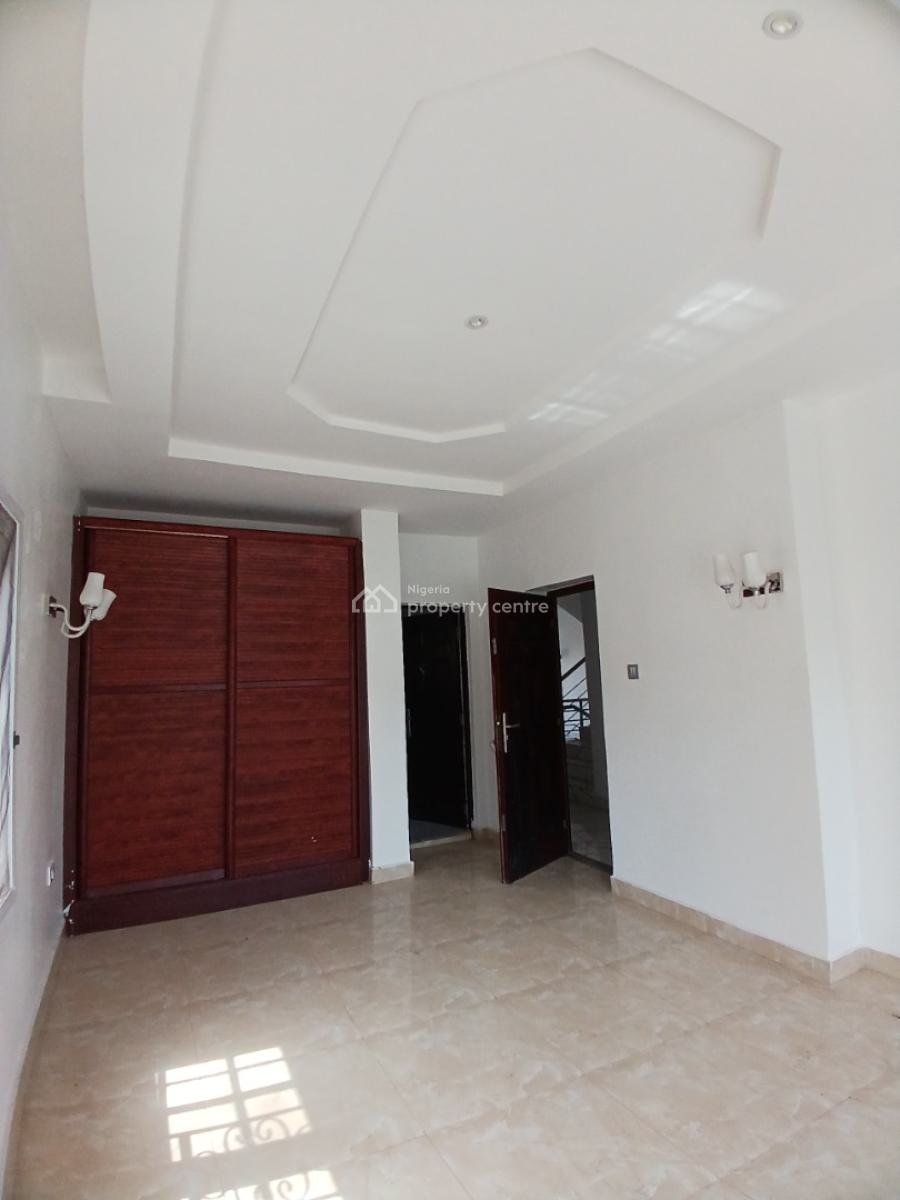 Well Renovated 5 Bedroom Detached Duplex with 1room Bq, Diplomatic Zone, Guzape District, Abuja, Detached Duplex for Rent