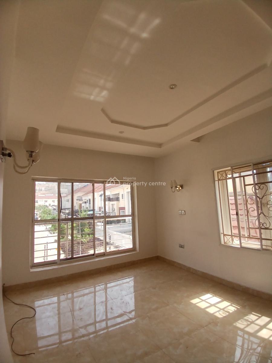 Well Renovated 5 Bedroom Detached Duplex with 1room Bq, Diplomatic Zone, Guzape District, Abuja, Detached Duplex for Rent
