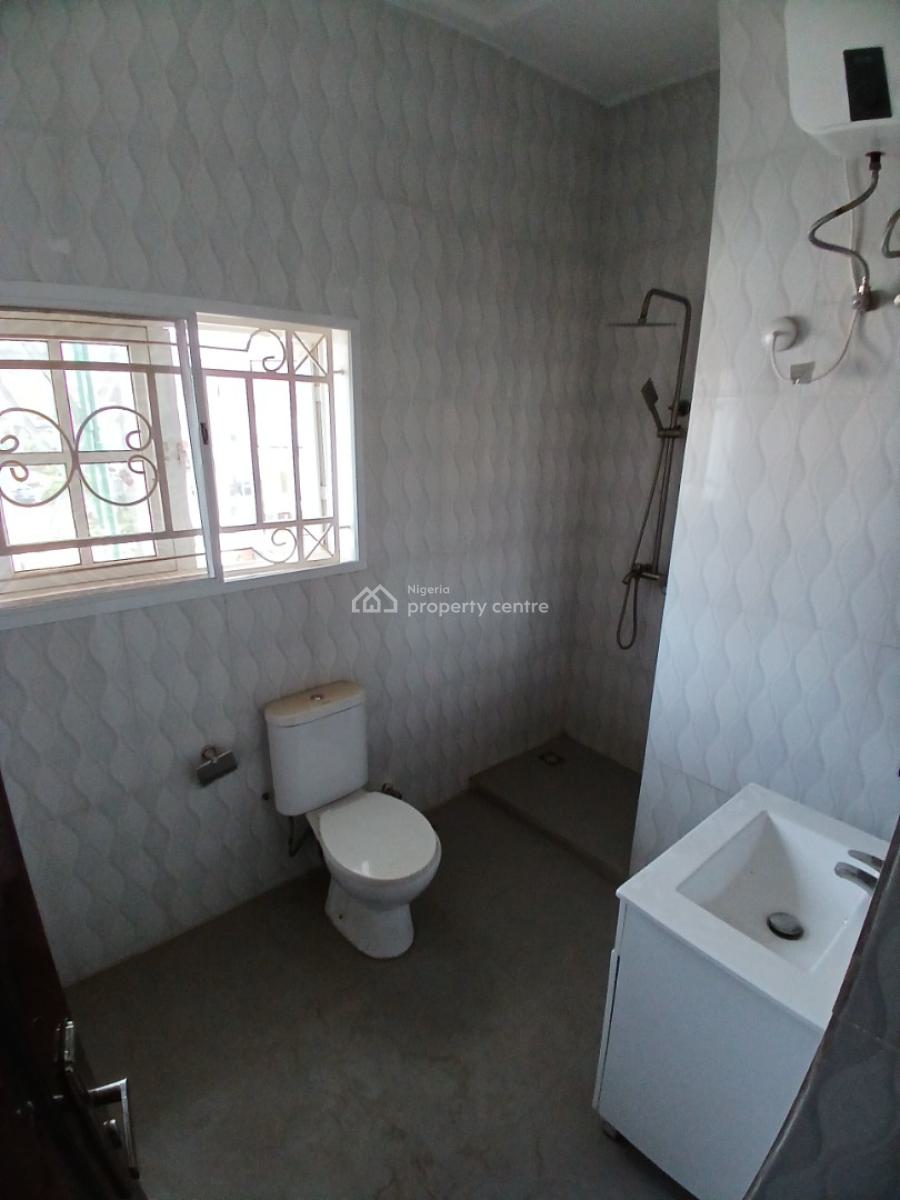 Well Renovated 5 Bedroom Detached Duplex with 1room Bq, Diplomatic Zone, Guzape District, Abuja, Detached Duplex for Rent