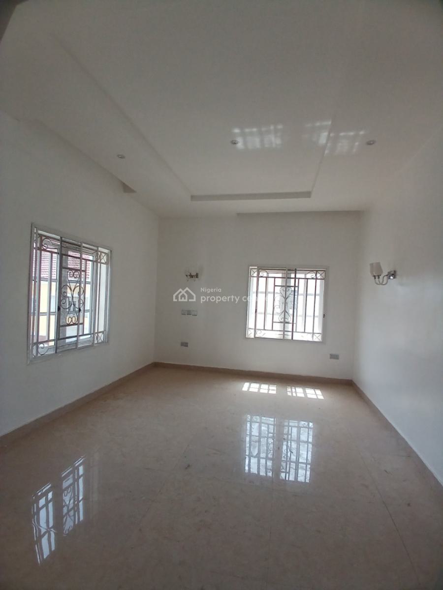 Well Renovated 5 Bedroom Detached Duplex with 1room Bq, Diplomatic Zone, Guzape District, Abuja, Detached Duplex for Rent