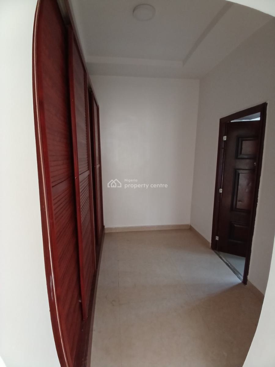 Well Renovated 5 Bedroom Detached Duplex with 1room Bq, Diplomatic Zone, Guzape District, Abuja, Detached Duplex for Rent