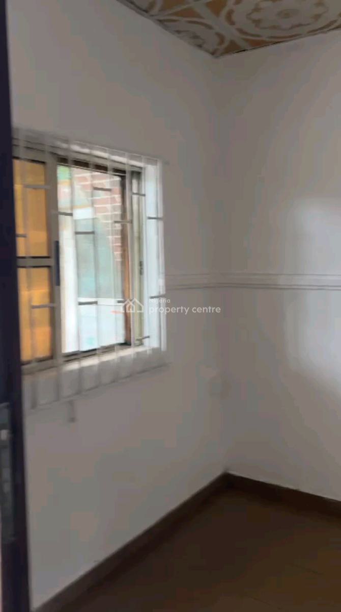 Well Maintained Spacious 2 Bedroom Flat Both Rooms Ensuite All Tiled, Atunrase Estate, Gbagada, Lagos, Flat / Apartment for Rent