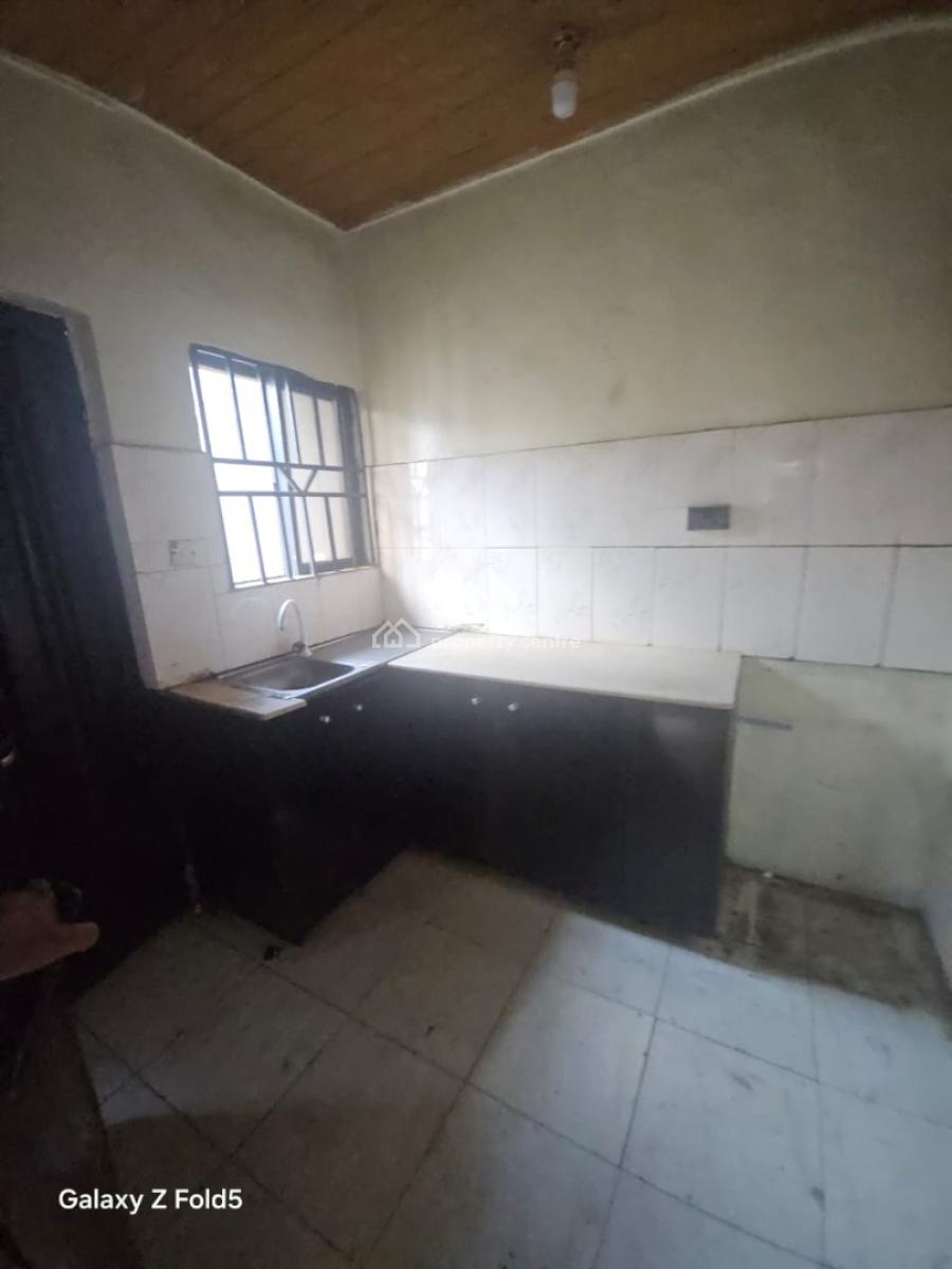 2 Bedroom Flat, Omole Phase 2, Ikeja, Lagos, Flat / Apartment for Rent