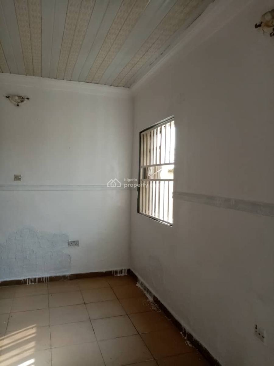 Well Maintained Luxury Miniflat 3 Minutes to The  Express Way, By Elemoro Royal Estate, Bogije Town Ibeju Lekki Lagos, Bogije, Ibeju Lekki, Lagos, Mini Flat (room and Parlour) for Rent