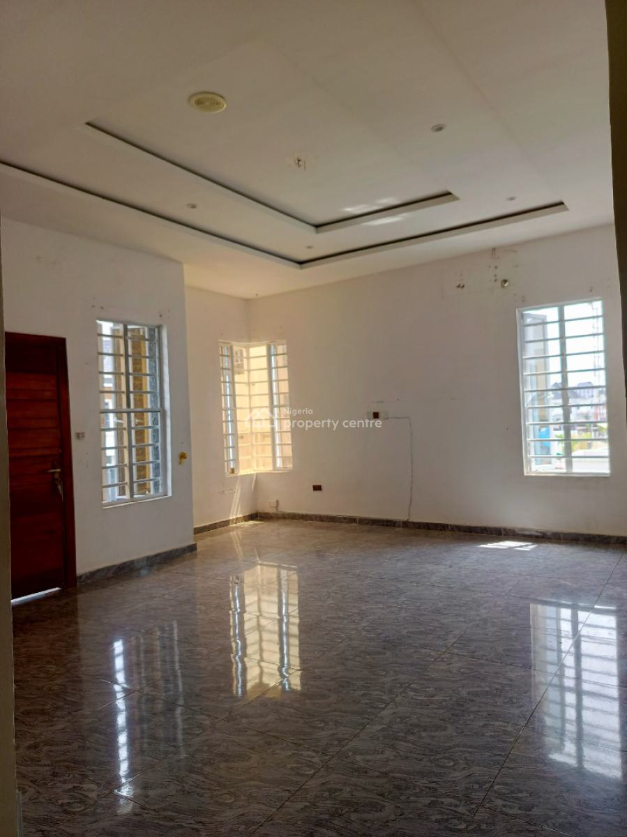 Spacious Master Bedroom in a Shared Apartment, Maple Estate, Lekki, Lagos, Flat / Apartment for Rent