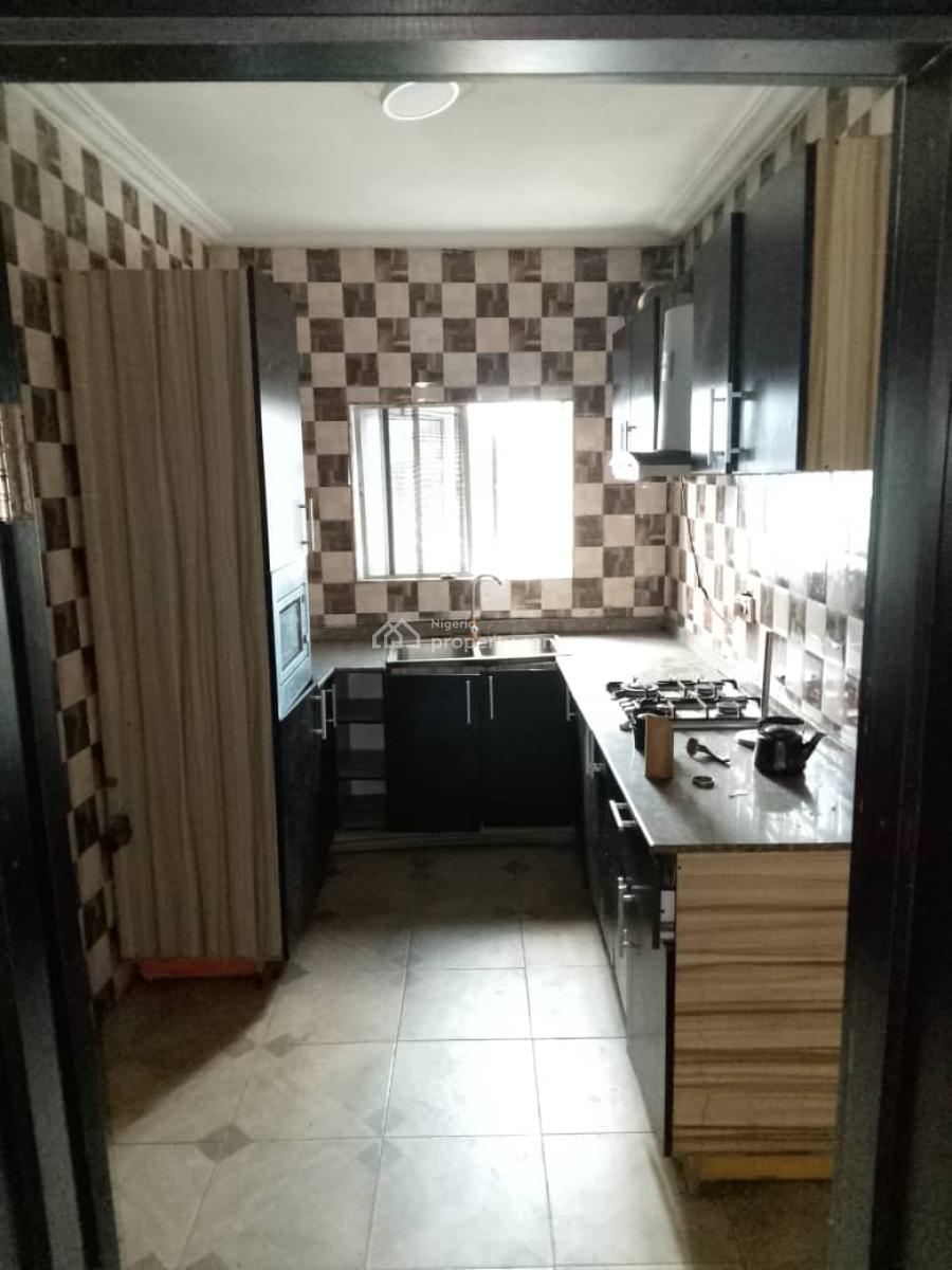 Spacious 3 Bedroom Flat, Omole Phase 2, Ikeja, Lagos, Flat / Apartment for Rent
