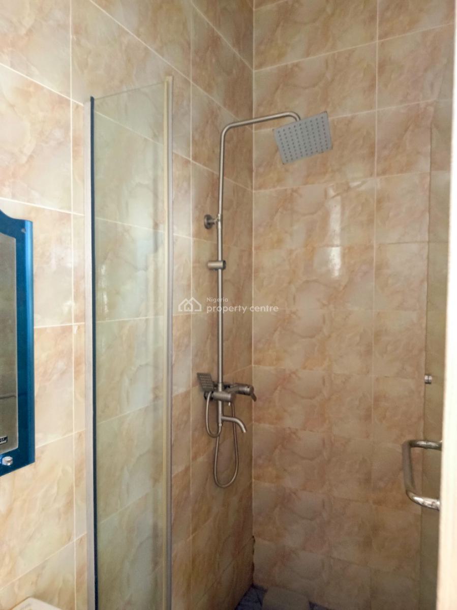 Single Room Upstairs in a Shared Apartment, Orchid Road By The Roundabout, Lekki, Lagos, Flat / Apartment for Rent