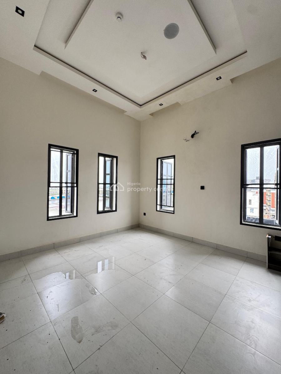 Spacious 3 Bedroom Pentfloor Apartment with Bq, Lekki Phase 1, Lekki, Lagos, Flat / Apartment for Sale