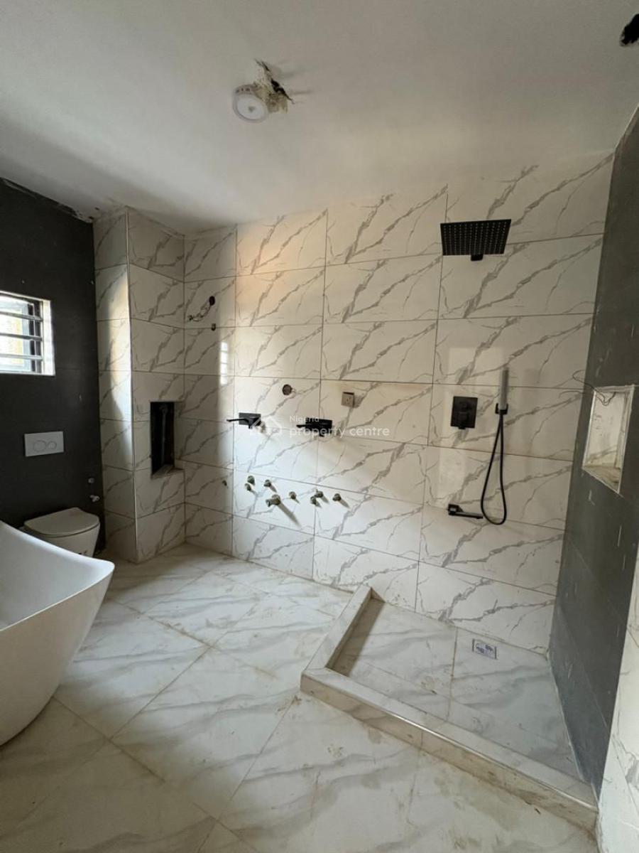 Exquisite 3 Bedroom Apartment, Lekki Phase 1, Lekki, Lagos, Flat / Apartment for Sale