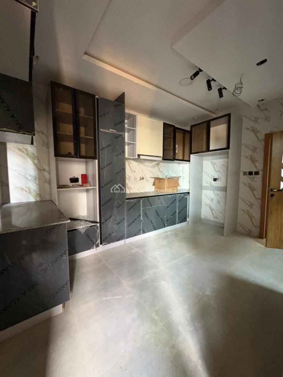 Exquisite 3 Bedroom Apartment, Lekki Phase 1, Lekki, Lagos, Flat / Apartment for Sale