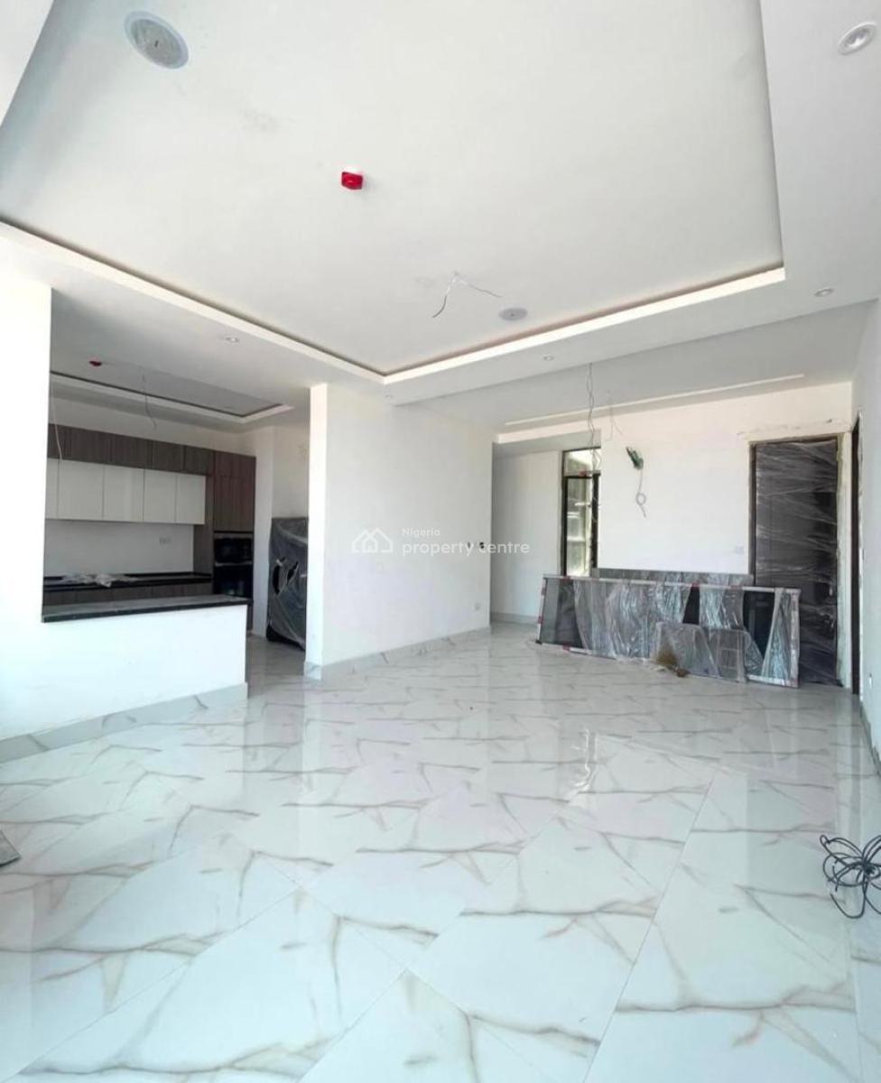 Lovely 3 Bedroom Apartment with Gym, Elevator in a Prime Location, Lekki Phase 1, Lekki, Lagos, Flat / Apartment for Rent