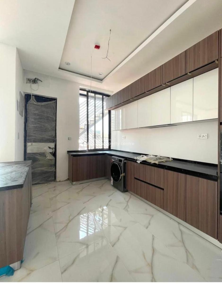 Lovely 3 Bedroom Apartment with Gym, Elevator in a Prime Location, Lekki Phase 1, Lekki, Lagos, Flat / Apartment for Rent