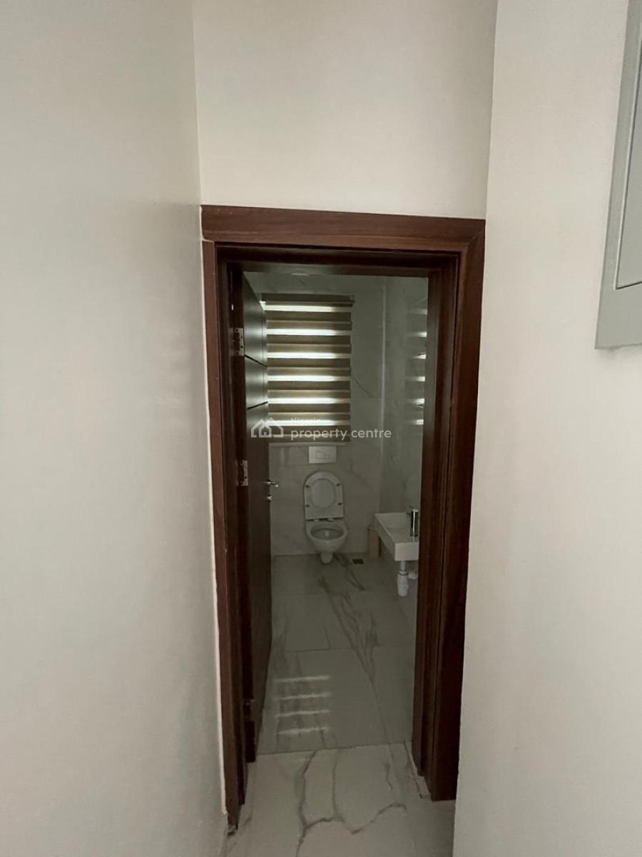 Fully Serviced  Luxury 2 Bedroom Flat on 4th Floor, Periwinkle Estate, Lekki Phase 1, Lekki, Lagos, Flat / Apartment for Rent