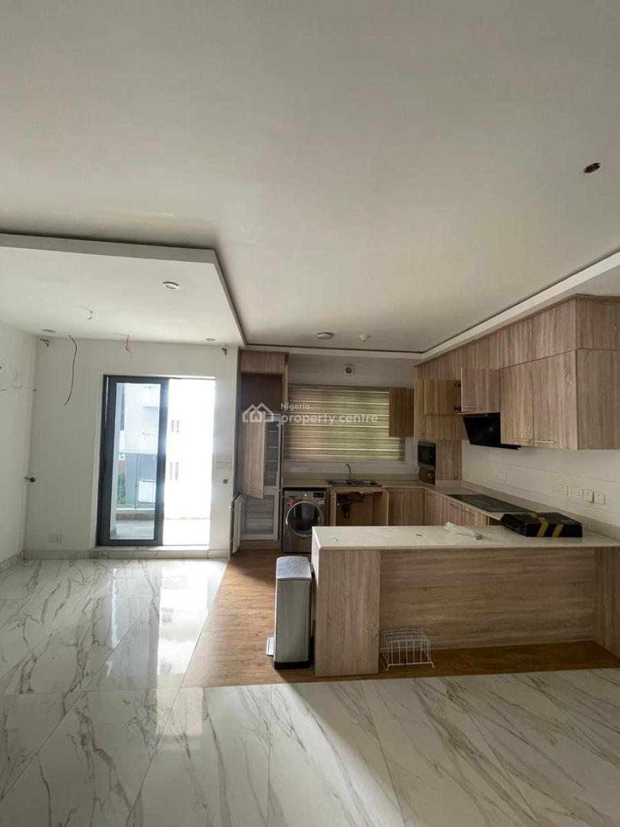 Fully Serviced  Luxury 2 Bedroom Flat on 4th Floor, Periwinkle Estate, Lekki Phase 1, Lekki, Lagos, Flat / Apartment for Rent