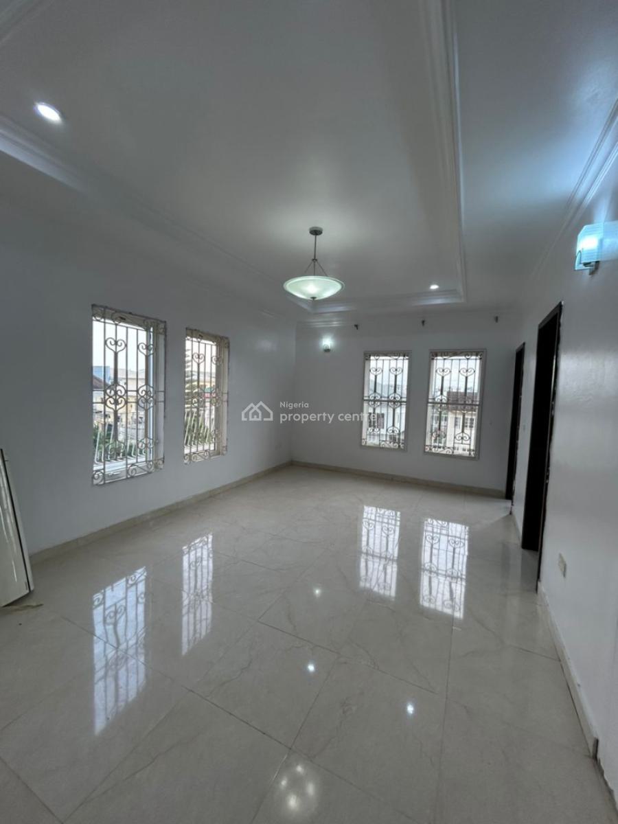 2 Bedroom Penthouse Apartment, Lekki Phase 1, Lekki, Lagos, Flat / Apartment for Rent