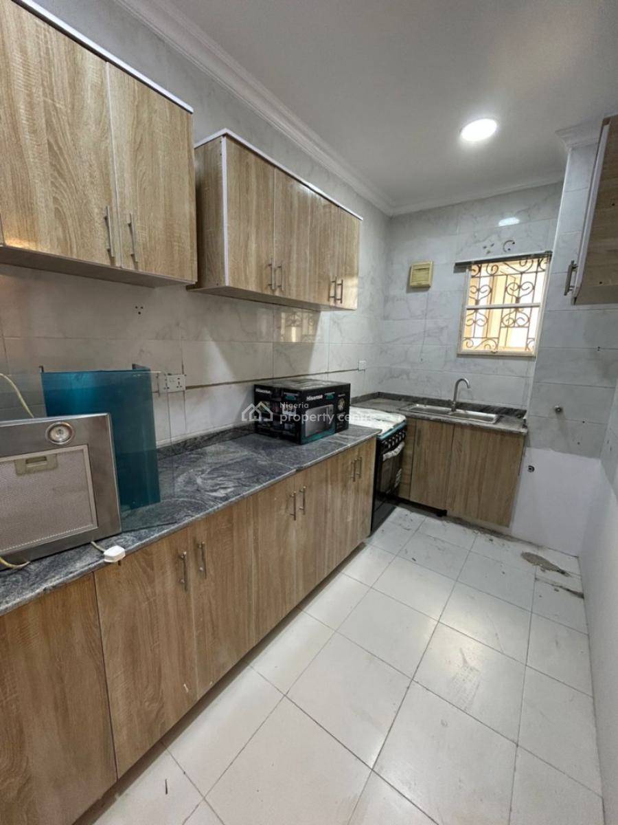 2 Bedroom Penthouse Apartment, Lekki Phase 1, Lekki, Lagos, Flat / Apartment for Rent