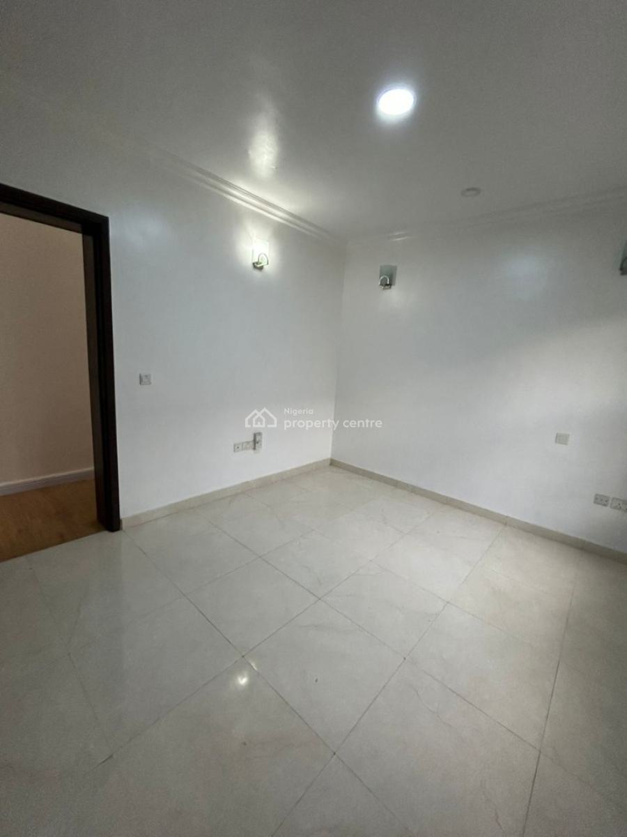 2 Bedroom Penthouse Apartment, Lekki Phase 1, Lekki, Lagos, Flat / Apartment for Rent