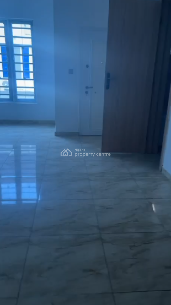 Massive Master Bedroom, @van Daniel Estate , Orchid Road, Lekki Phase 2, Lekki, Lagos, Flat / Apartment for Rent