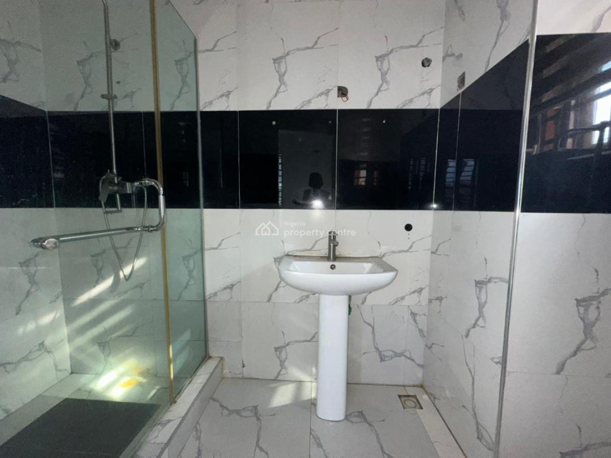 2 Bedroom Duplex, Olawaiye Estate, Olowora, Magodo, Lagos, House for Rent