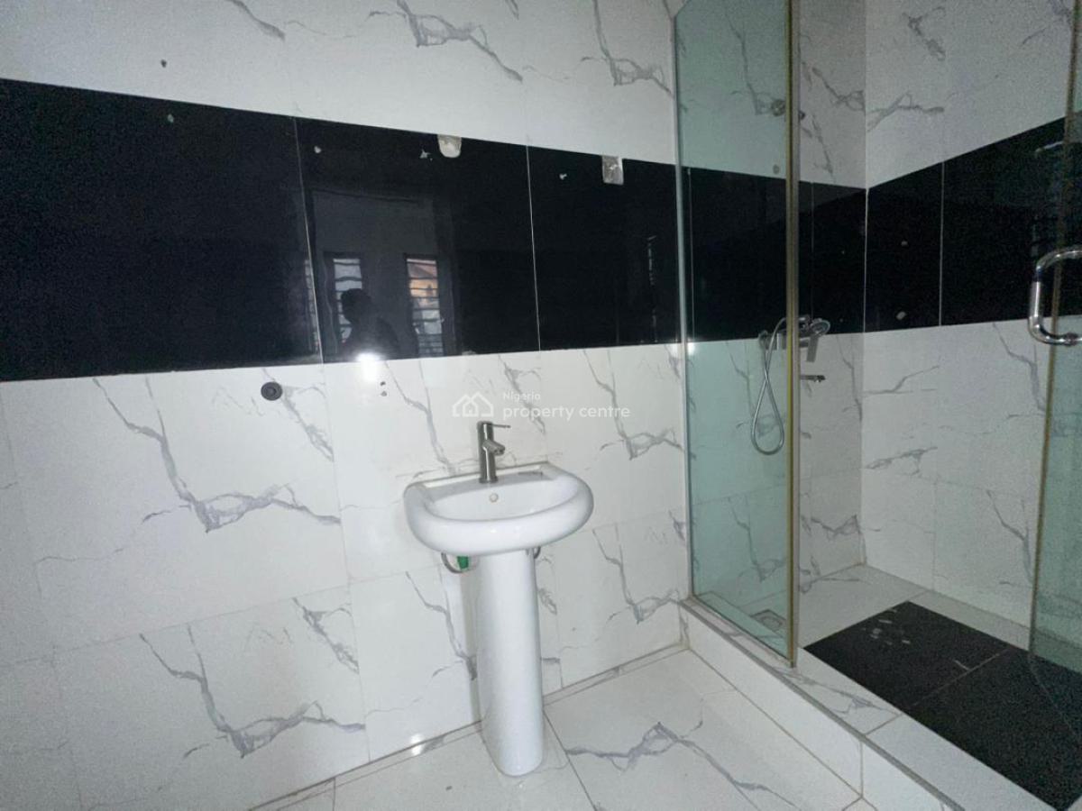 2 Bedroom Duplex, Olawaiye Estate, Olowora, Magodo, Lagos, House for Rent