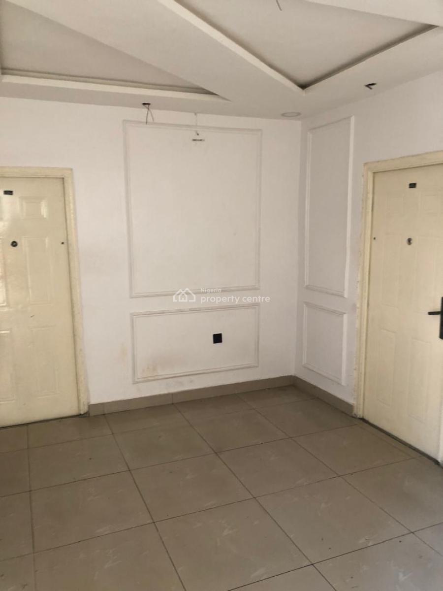 Spacious 2 Bedroom Apartment, Lekki Phase 1, Lekki, Lagos, Flat / Apartment for Rent