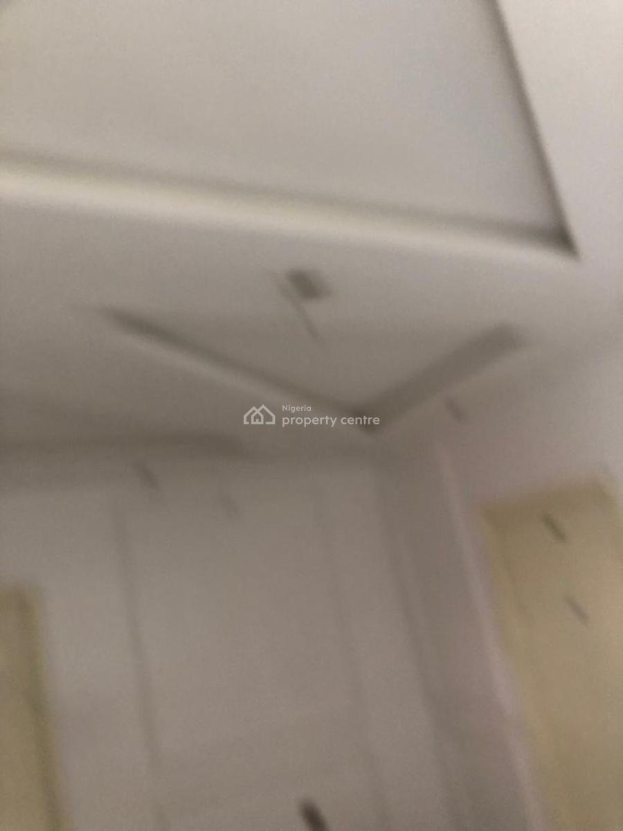 Spacious 2 Bedroom Apartment, Lekki Phase 1, Lekki, Lagos, Flat / Apartment for Rent