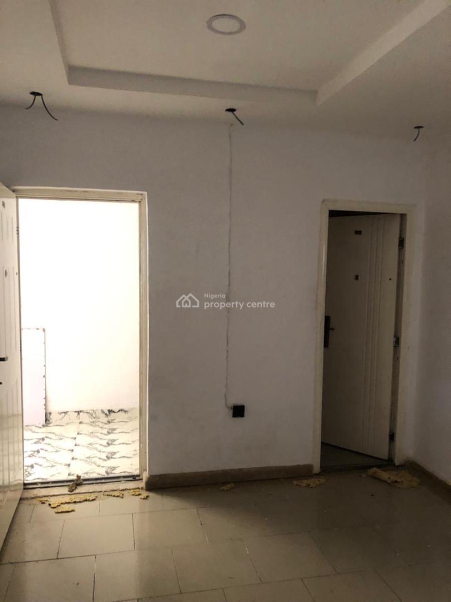 Spacious 2 Bedroom Apartment, Lekki Phase 1, Lekki, Lagos, Flat / Apartment for Rent