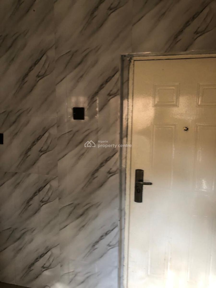 Spacious 2 Bedroom Apartment, Lekki Phase 1, Lekki, Lagos, Flat / Apartment for Rent