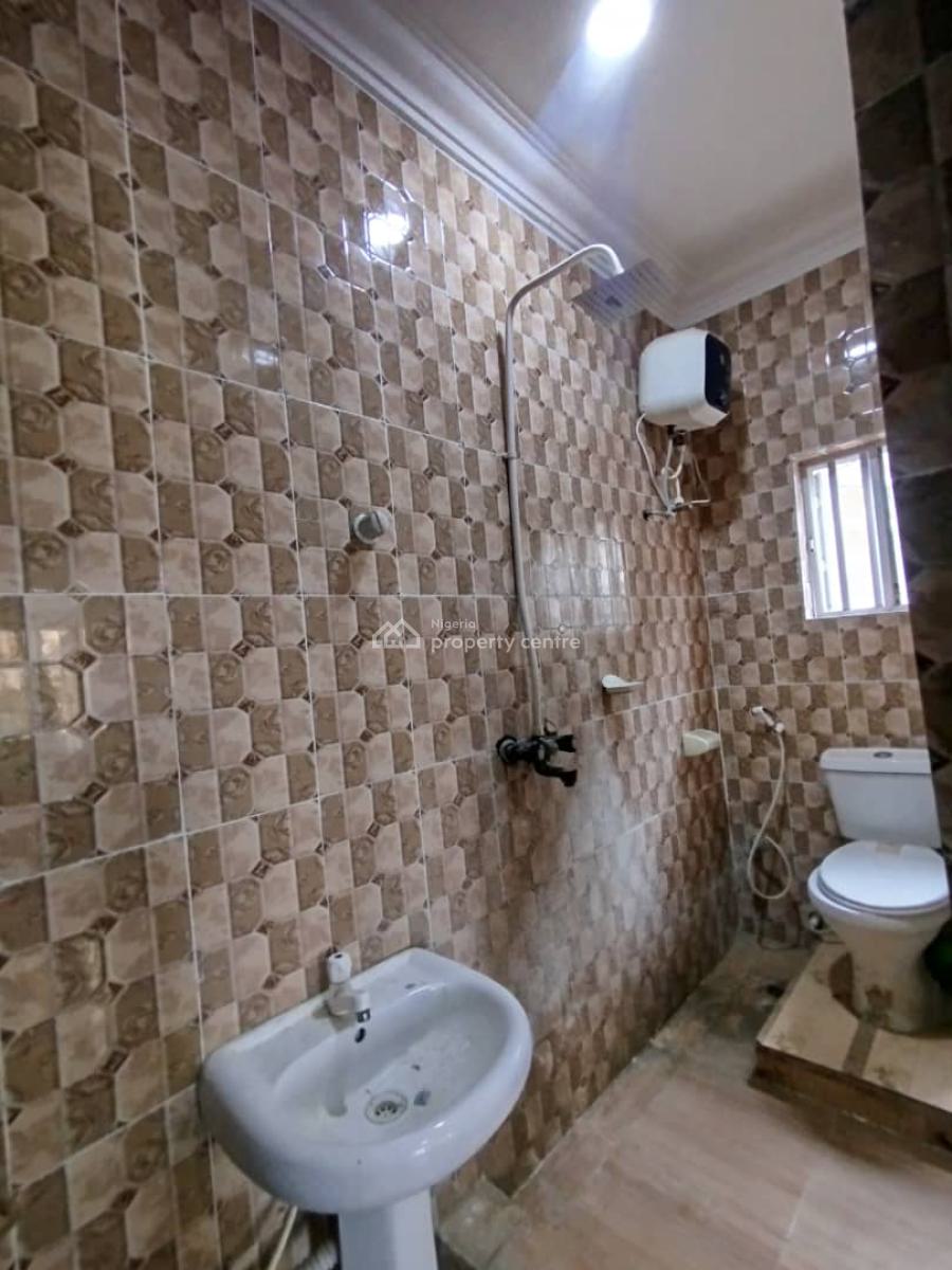 a Well Renovated 3 Bedroom Flat  (upstairs), Owode Langbasa, Ajah, Lagos, Flat / Apartment for Rent