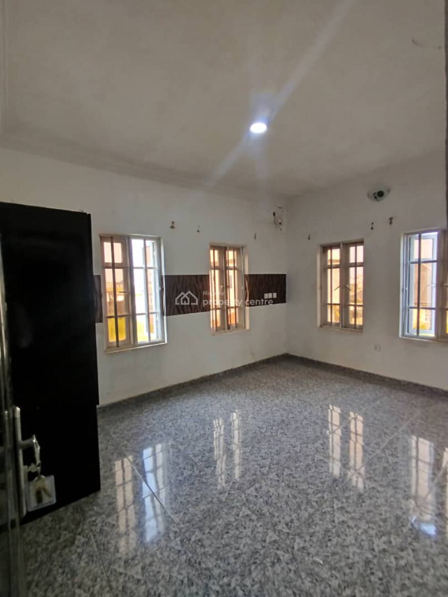 a Well Renovated 3 Bedroom Flat  (upstairs), Owode Langbasa, Ajah, Lagos, Flat / Apartment for Rent