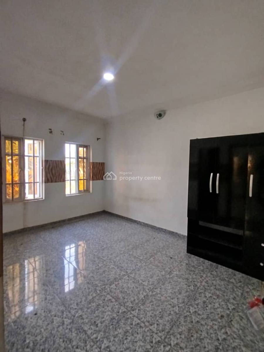 a Well Renovated 3 Bedroom Flat  (upstairs), Owode Langbasa, Ajah, Lagos, Flat / Apartment for Rent