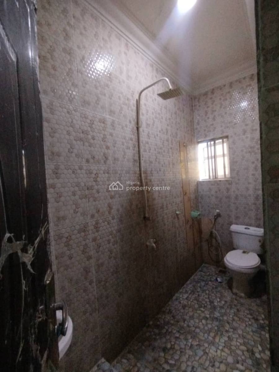 a Well Renovated 3 Bedroom Flat  (upstairs), Owode Langbasa, Ajah, Lagos, Flat / Apartment for Rent