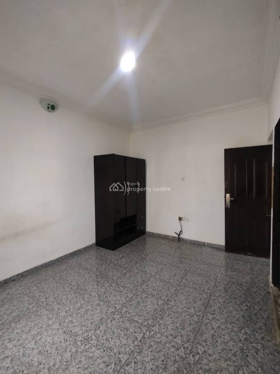 a Well Renovated 3 Bedroom Flat  (upstairs), Owode Langbasa, Ajah, Lagos, Flat / Apartment for Rent