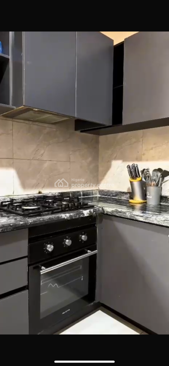 Cozy 2 Bedroom, Off Admiralty Way, Lekki Phase 1, Lekki, Lagos, Flat / Apartment Short Let