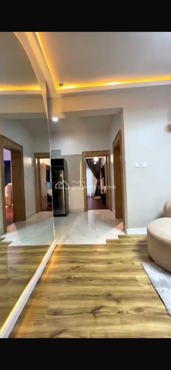 Cozy 2 Bedroom, Off Admiralty Way, Lekki Phase 1, Lekki, Lagos, Flat / Apartment Short Let