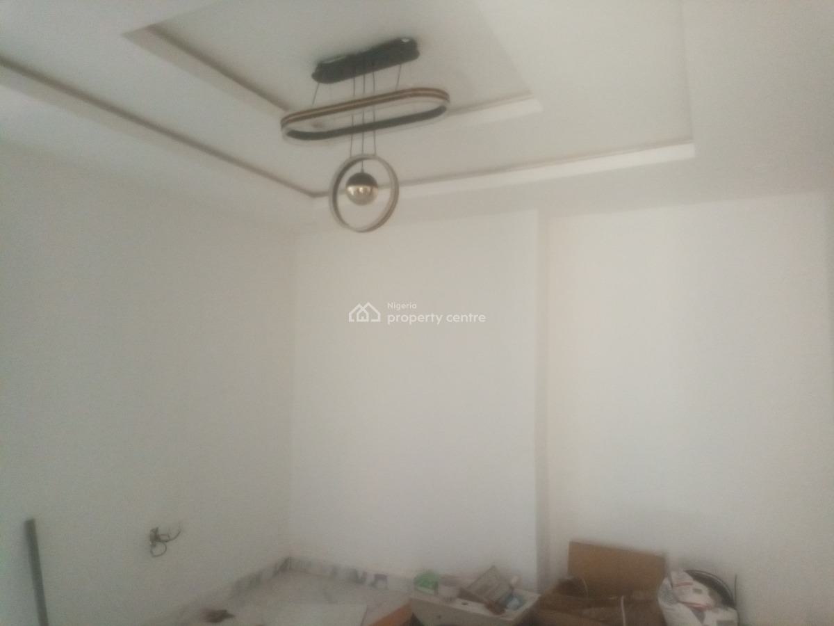 2 Bedroom Apartment, Omole Road, Olowora, Magodo, Lagos, Flat / Apartment for Rent