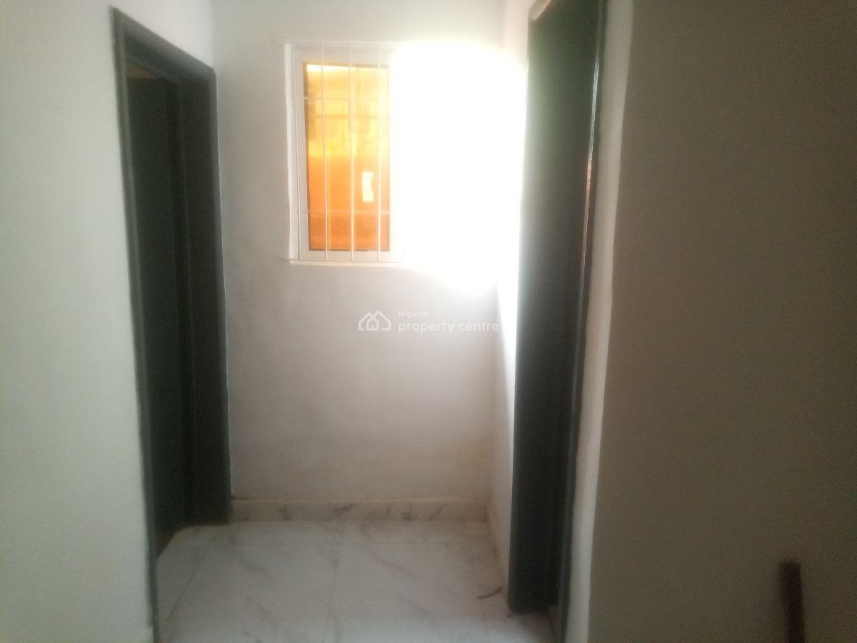 2 Bedroom Apartment, Omole Road, Olowora, Magodo, Lagos, Flat / Apartment for Rent